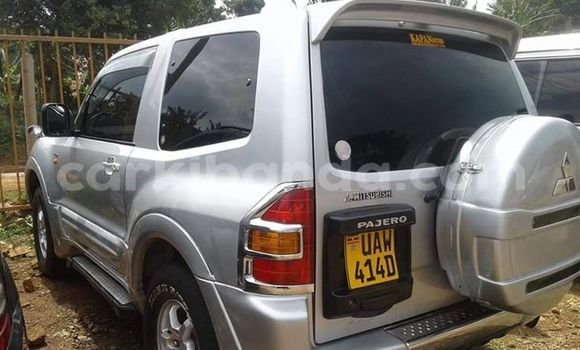 Acheter Occasion Voiture Mitsubishi Pajero Gris à Kampala, Ouganda Acheter Occasion Voiture Mitsubishi Pajero Gris à Kampala, Ouganda