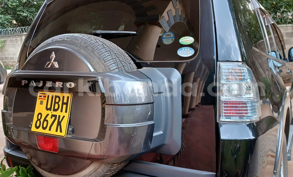 Nunua Ilio tumika Mitsubishi Pajero Nyeusi Gari ndani ya Mbarara nchini Uganda