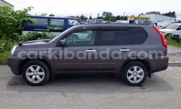 Acheter Import Voiture Nissan X–Trail Marron à Kampala, Ouganda