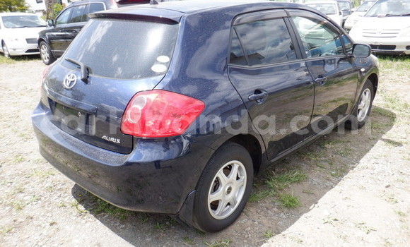 Gura Imported Toyota Auris Blue Imodoka i Kampala mu Uganda