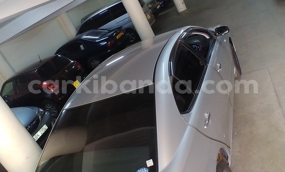 Acheter Occasion Voiture Toyota Premio Gris à Kampala, Ouganda Acheter Occasion Voiture Toyota Premio Gris à Kampala, Ouganda