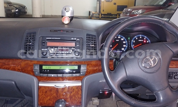 Acheter Occasion Voiture Toyota Premio Gris à Kampala, Ouganda Acheter Occasion Voiture Toyota Premio Gris à Kampala, Ouganda