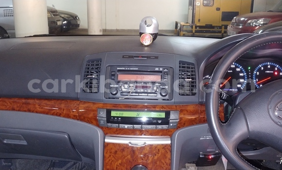 Acheter Occasion Voiture Toyota Premio Gris à Kampala, Ouganda Acheter Occasion Voiture Toyota Premio Gris à Kampala, Ouganda
