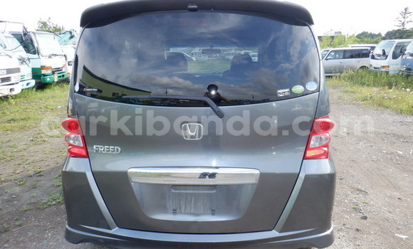 Acheter Import Voiture Honda Freed Gris à Kampala, Ouganda