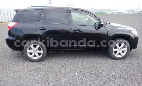 Nunua Imported Toyota Vanguard Nyeusi Gari ndani ya Kampala nchini Uganda