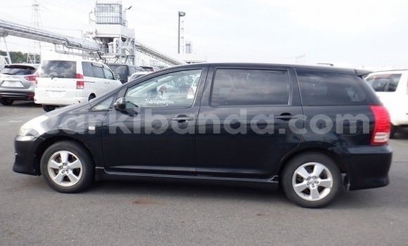 Gura Imported Toyota Wish Black Imodoka i Kampala mu Uganda Gura Imported Toyota Wish Black Imodoka i Kampala mu Uganda