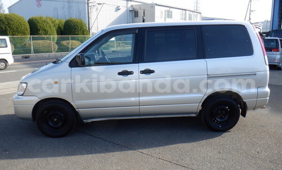 Nunua Imported Toyota LiteAce Fedha Gari ndani ya Kampala nchini Uganda