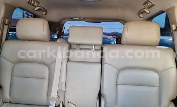 Acheter Occasion Voiture Toyota Land Cruiser Blanc à Kampala, Ouganda Acheter Occasion Voiture Toyota Land Cruiser Blanc à Kampala, Ouganda