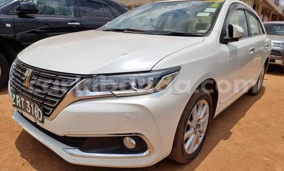 Nunua Ilio tumika Toyota Premio Nyeupe Gari ndani ya Kampala nchini Uganda Nunua Ilio tumika Toyota Premio Nyeupe Gari ndani ya Kampala nchini Uganda
