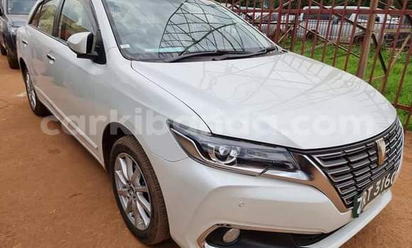 Nunua Ilio tumika Toyota Premio Nyeupe Gari ndani ya Kampala nchini Uganda Nunua Ilio tumika Toyota Premio Nyeupe Gari ndani ya Kampala nchini Uganda