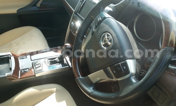 Acheter Neuf Voiture Toyota Mark X Blanc à Kampala, Ouganda Acheter Neuf Voiture Toyota Mark X Blanc à Kampala, Ouganda