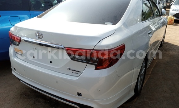 Acheter Neuf Voiture Toyota Mark X Blanc à Kampala, Ouganda Acheter Neuf Voiture Toyota Mark X Blanc à Kampala, Ouganda
