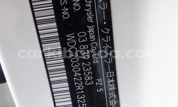 Gura Yakoze Mercedes‒Benz 270D White Imodoka i Kampala mu Uganda Gura Yakoze Mercedes‒Benz 270D White Imodoka i Kampala mu Uganda