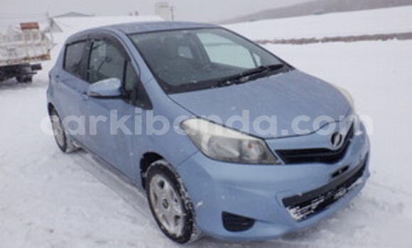 Gura Yakoze Toyota Vitz Blue Imodoka i Kampala mu Uganda Gura Yakoze Toyota Vitz Blue Imodoka i Kampala mu Uganda