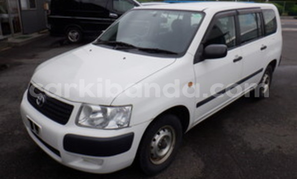 Nunua Ilio tumika Toyota Succeed Nyeupe Gari ndani ya Kampala nchini Uganda Nunua Ilio tumika Toyota Succeed Nyeupe Gari ndani ya Kampala nchini Uganda