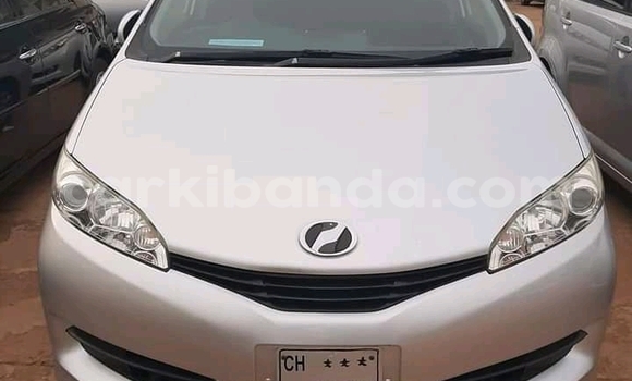 Nunua Ilio tumika Toyota Wish Fedha Gari ndani ya Kampala nchini Uganda Nunua Ilio tumika Toyota Wish Fedha Gari ndani ya Kampala nchini Uganda
