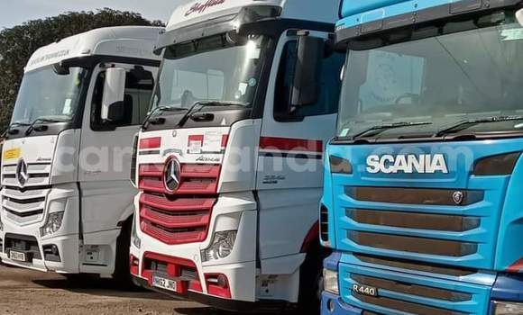 Buy Used Mercedes‒Benz 2538 Green Truck in Kampala in Uganda