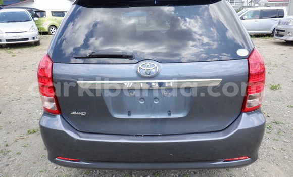 Gura Imported Toyota Wish Other Imodoka i Kampala mu Uganda Gura Imported Toyota Wish Other Imodoka i Kampala mu Uganda