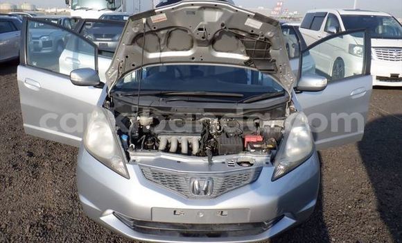 Gura Imported Honda FIT Silver Imodoka i Kampala mu Uganda Gura Imported Honda FIT Silver Imodoka i Kampala mu Uganda