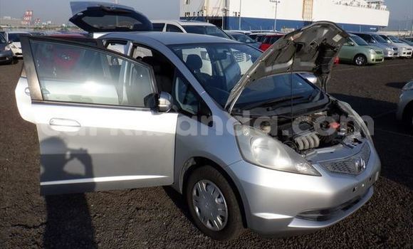 Gura Imported Honda FIT Silver Imodoka i Kampala mu Uganda Gura Imported Honda FIT Silver Imodoka i Kampala mu Uganda