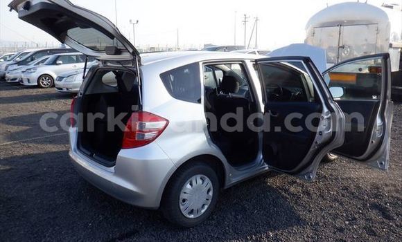 Gura Imported Honda FIT Silver Imodoka i Kampala mu Uganda Gura Imported Honda FIT Silver Imodoka i Kampala mu Uganda