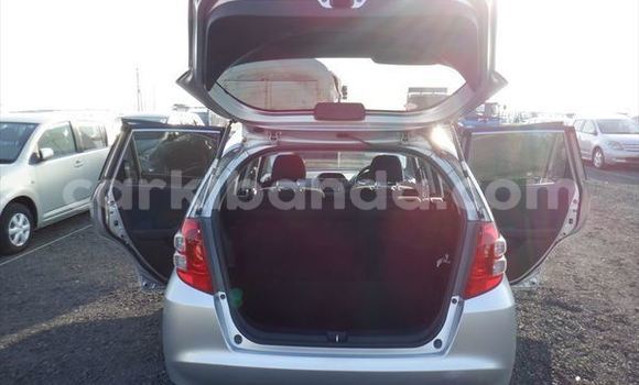 Gura Imported Honda FIT Silver Imodoka i Kampala mu Uganda Gura Imported Honda FIT Silver Imodoka i Kampala mu Uganda