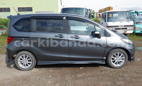 Nunua Imported Honda Freed Fedha Gari ndani ya Kampala nchini Uganda Nunua Imported Honda Freed Fedha Gari ndani ya Kampala nchini Uganda