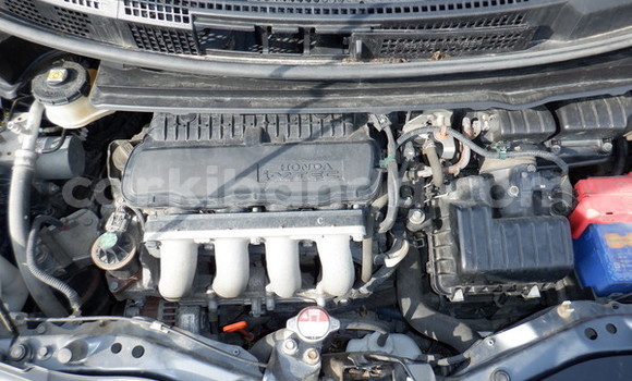 Nunua Imported Honda Freed Fedha Gari ndani ya Kampala nchini Uganda Nunua Imported Honda Freed Fedha Gari ndani ya Kampala nchini Uganda