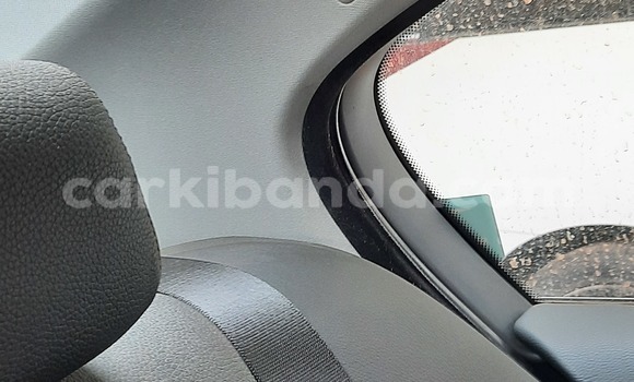 Gura Nshya BMW 3–Series Green Imodoka i Kampala mu Uganda