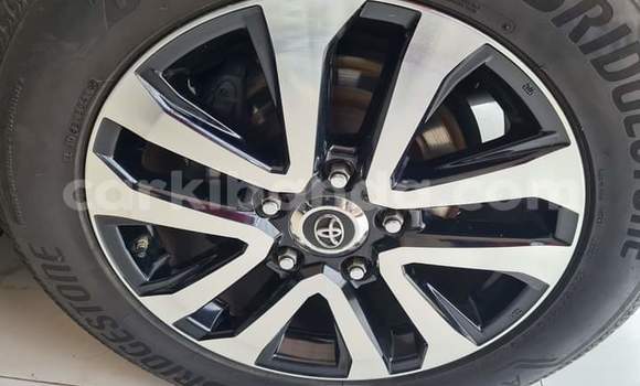 Buy Used Toyota Land Cruiser White Car in Kampala in Uganda Buy Used Toyota Land Cruiser White Car in Kampala in Uganda