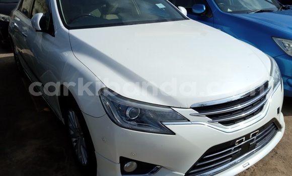 Acheter Import Voiture Toyota Mark X Blanc à Kampala, Ouganda Acheter Import Voiture Toyota Mark X Blanc à Kampala, Ouganda