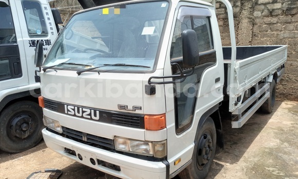 Acheter Import Utilitaire Mitsubishi L400 Blanc à Kampala, Ouganda Acheter Import Utilitaire Mitsubishi L400 Blanc à Kampala, Ouganda