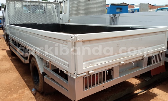Acheter Import Utilitaire Mitsubishi L400 Blanc à Kampala, Ouganda Acheter Import Utilitaire Mitsubishi L400 Blanc à Kampala, Ouganda