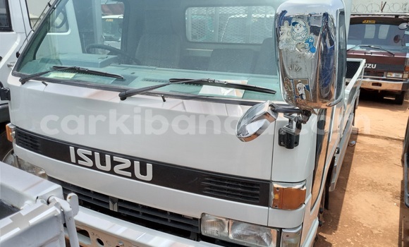 Acheter Import Utilitaire Mitsubishi L400 Blanc à Kampala, Ouganda Acheter Import Utilitaire Mitsubishi L400 Blanc à Kampala, Ouganda