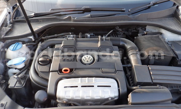 Gura Imported Volkswagen Golf Silver Imodoka i Kampala mu Uganda Gura Imported Volkswagen Golf Silver Imodoka i Kampala mu Uganda