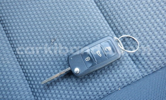 Gura Imported Volkswagen Golf Silver Imodoka i Kampala mu Uganda Gura Imported Volkswagen Golf Silver Imodoka i Kampala mu Uganda