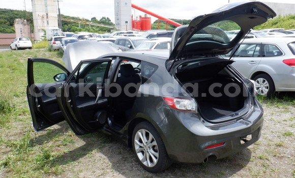 Gura Imported Mazda Axela Black Imodoka i Kampala mu Uganda Gura Imported Mazda Axela Black Imodoka i Kampala mu Uganda