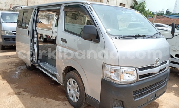 Acheter Occasion Voiture Toyota Hiace Blanc à Kampala, Ouganda Acheter Occasion Voiture Toyota Hiace Blanc à Kampala, Ouganda
