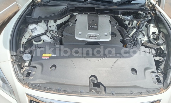 Acheter Import Voiture Nissan Fuga Blanc à Kampala, Ouganda Acheter Import Voiture Nissan Fuga Blanc à Kampala, Ouganda