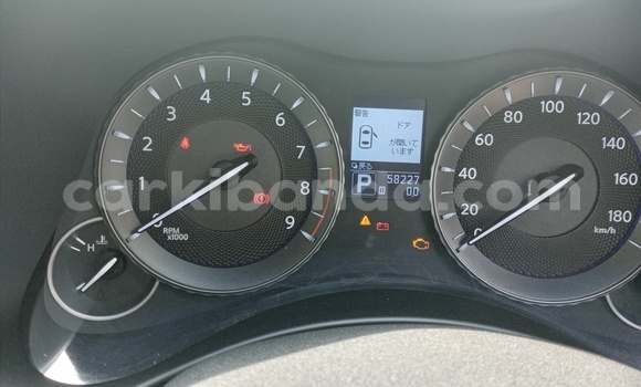 Acheter Import Voiture Nissan Fuga Blanc à Kampala, Ouganda Acheter Import Voiture Nissan Fuga Blanc à Kampala, Ouganda