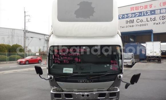 Buy Import Isuzu 117 White Car in Kampala in Uganda Buy Import Isuzu 117 White Car in Kampala in Uganda