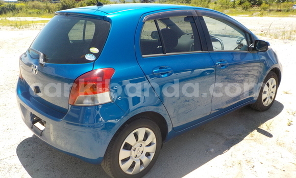 Gura Imported Toyota Vitz Blue Imodoka i Kampala mu Uganda Gura Imported Toyota Vitz Blue Imodoka i Kampala mu Uganda