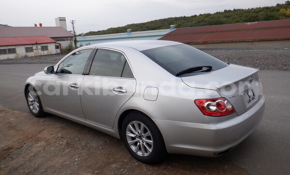 Gura Imported Toyota Mark X Silver Imodoka i Kampala mu Uganda Gura Imported Toyota Mark X Silver Imodoka i Kampala mu Uganda