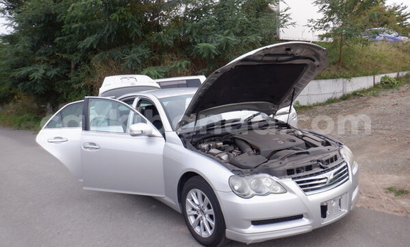 Gura Imported Toyota Mark X Silver Imodoka i Kampala mu Uganda Gura Imported Toyota Mark X Silver Imodoka i Kampala mu Uganda