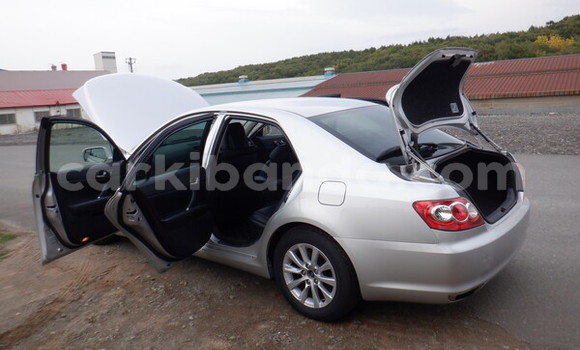 Gura Imported Toyota Mark X Silver Imodoka i Kampala mu Uganda Gura Imported Toyota Mark X Silver Imodoka i Kampala mu Uganda