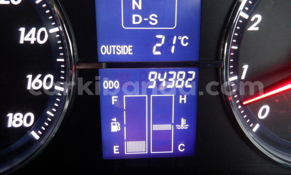 Gura Imported Toyota Mark X Silver Imodoka i Kampala mu Uganda Gura Imported Toyota Mark X Silver Imodoka i Kampala mu Uganda