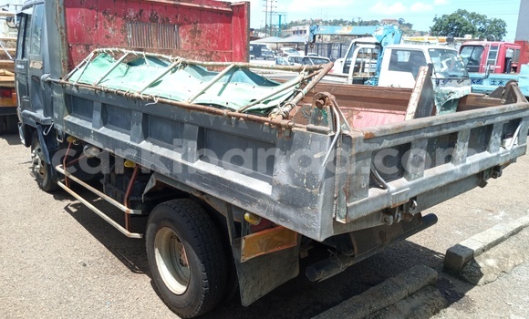 Acheter Import Utilitaire Isuzu FTR 850 Blanc à Kampala, Ouganda Acheter Import Utilitaire Isuzu FTR 850 Blanc à Kampala, Ouganda