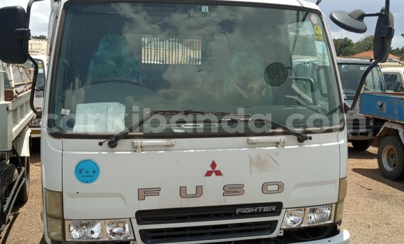 Acheter Import Utilitaire Fuso Fighter Blanc à Kampala, Ouganda Acheter Import Utilitaire Fuso Fighter Blanc à Kampala, Ouganda