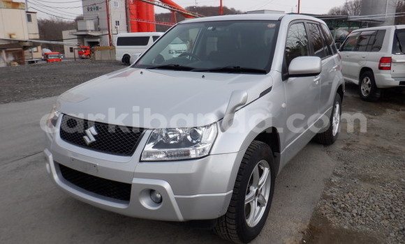 Gura Imported Suzuki Escudo Silver Imodoka i Kampala mu Uganda Gura Imported Suzuki Escudo Silver Imodoka i Kampala mu Uganda