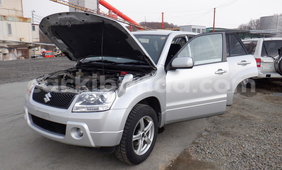Gura Imported Suzuki Escudo Silver Imodoka i Kampala mu Uganda Gura Imported Suzuki Escudo Silver Imodoka i Kampala mu Uganda